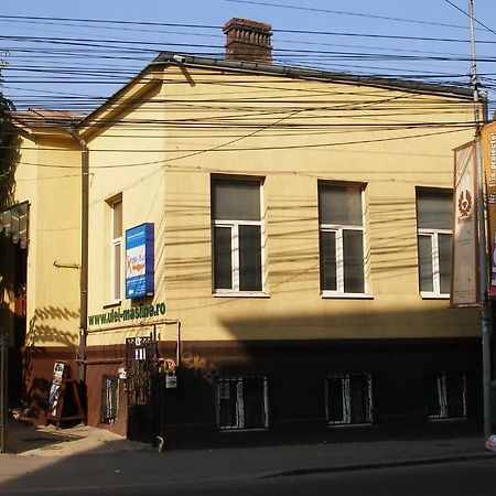 Kretan Hostel Bucureşti Ngoại thất bức ảnh