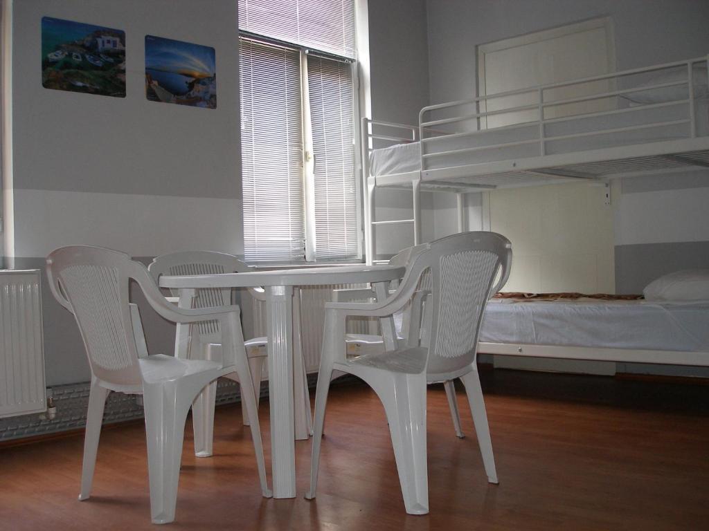 Kretan Hostel Bucureşti Phòng bức ảnh