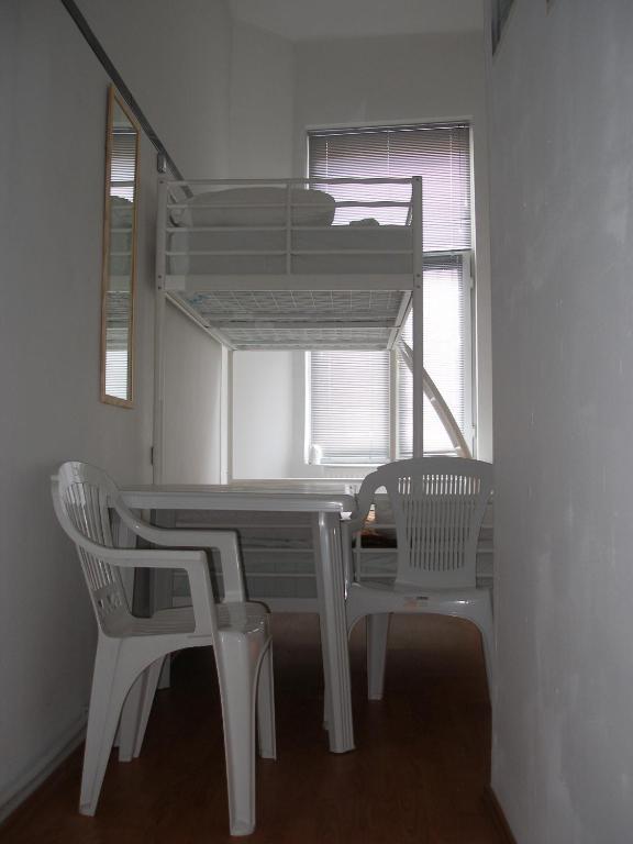 Kretan Hostel Bucureşti Ngoại thất bức ảnh