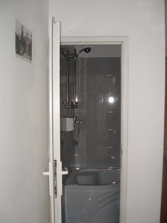 Kretan Hostel Bucureşti Phòng bức ảnh