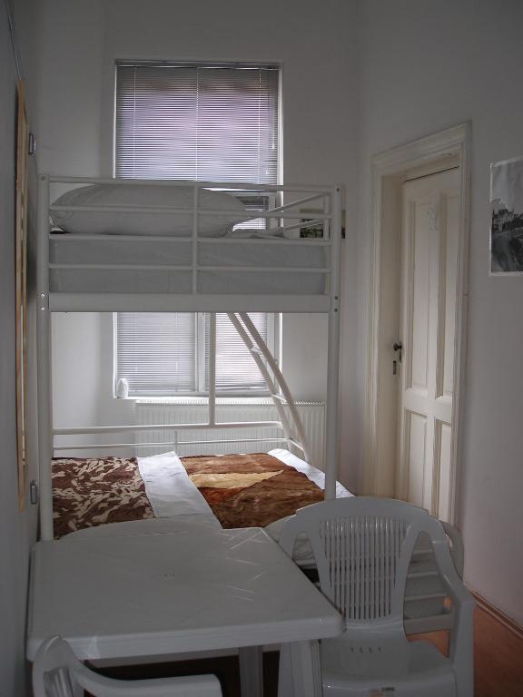 Kretan Hostel Bucureşti Phòng bức ảnh
