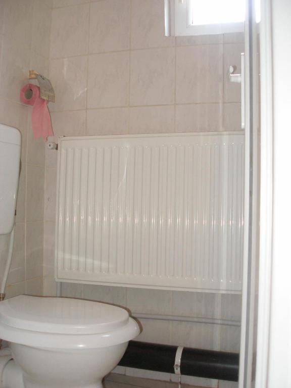 Kretan Hostel Bucureşti Ngoại thất bức ảnh