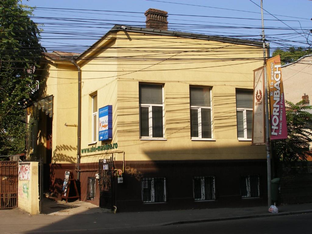 Kretan Hostel Bucureşti Ngoại thất bức ảnh