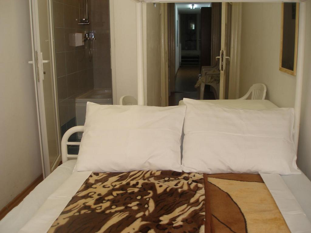 Kretan Hostel Bucureşti Phòng bức ảnh