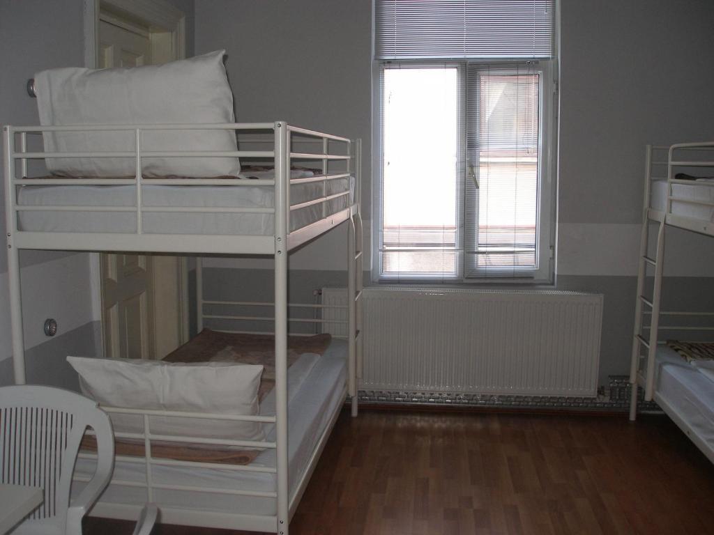 Kretan Hostel Bucureşti Phòng bức ảnh